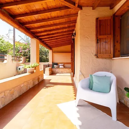 Casa vacanze Golden Nest, 300 Mt From The *