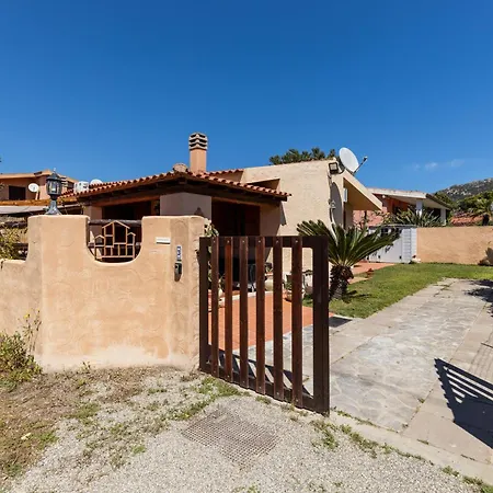 Ferienhaus Golden Nest, 300 Mt From The *